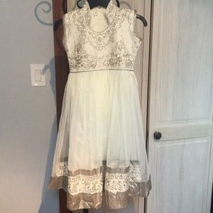 Girls’ dress
